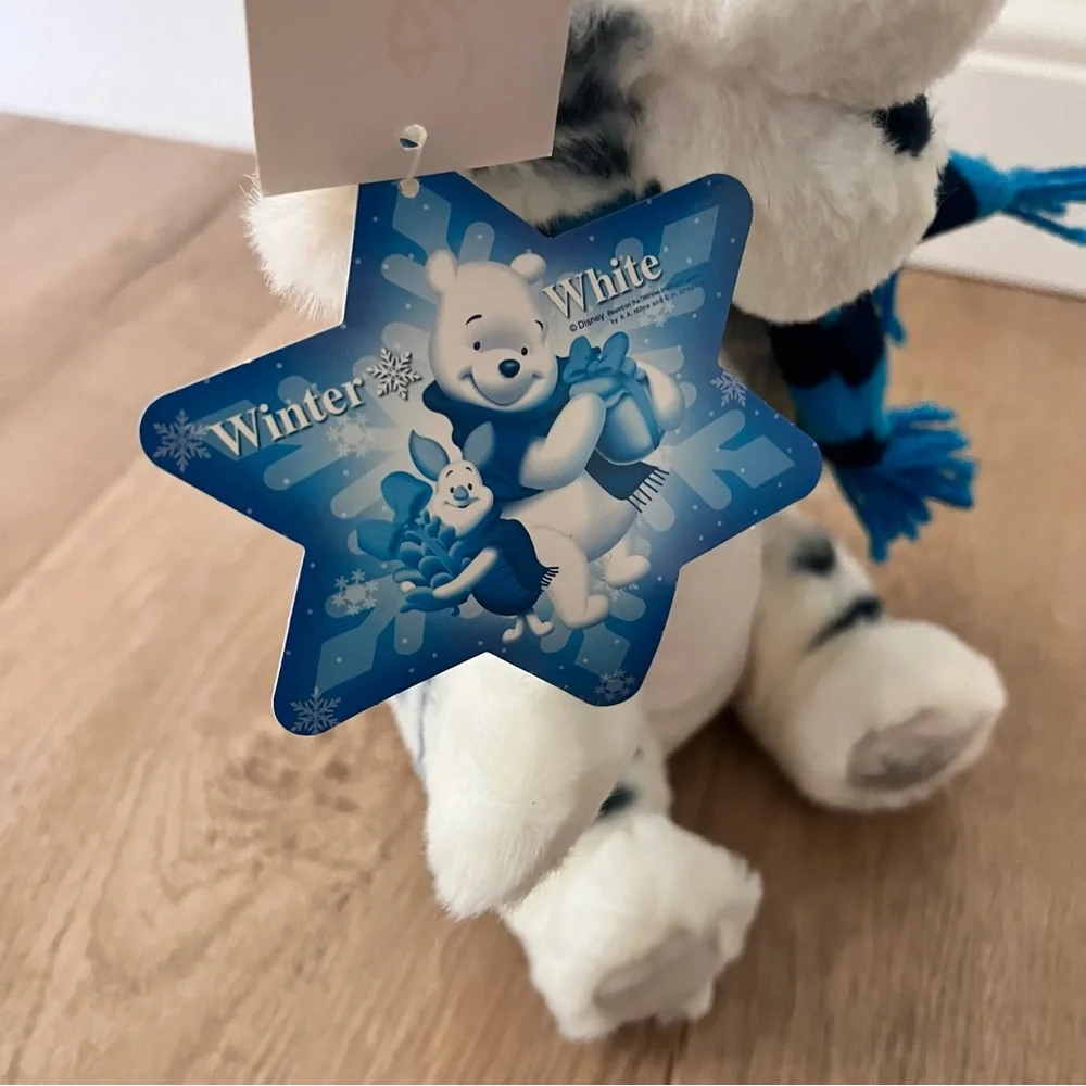 Japan Disney Store Winnie the Pooh Winter White Tigger‎ 8